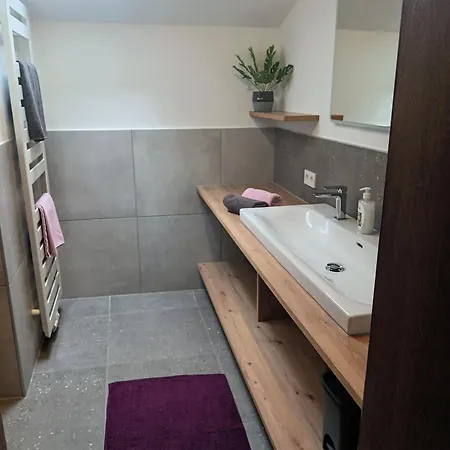 Haus Waldesruh * ノイシュティフト・イム・シュトゥーバイタール