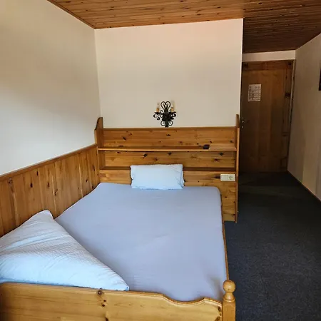 Haus Waldesruh Апартаменты *