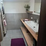 Haus Waldesruh * ניוסטיפט אים סטובאיטל